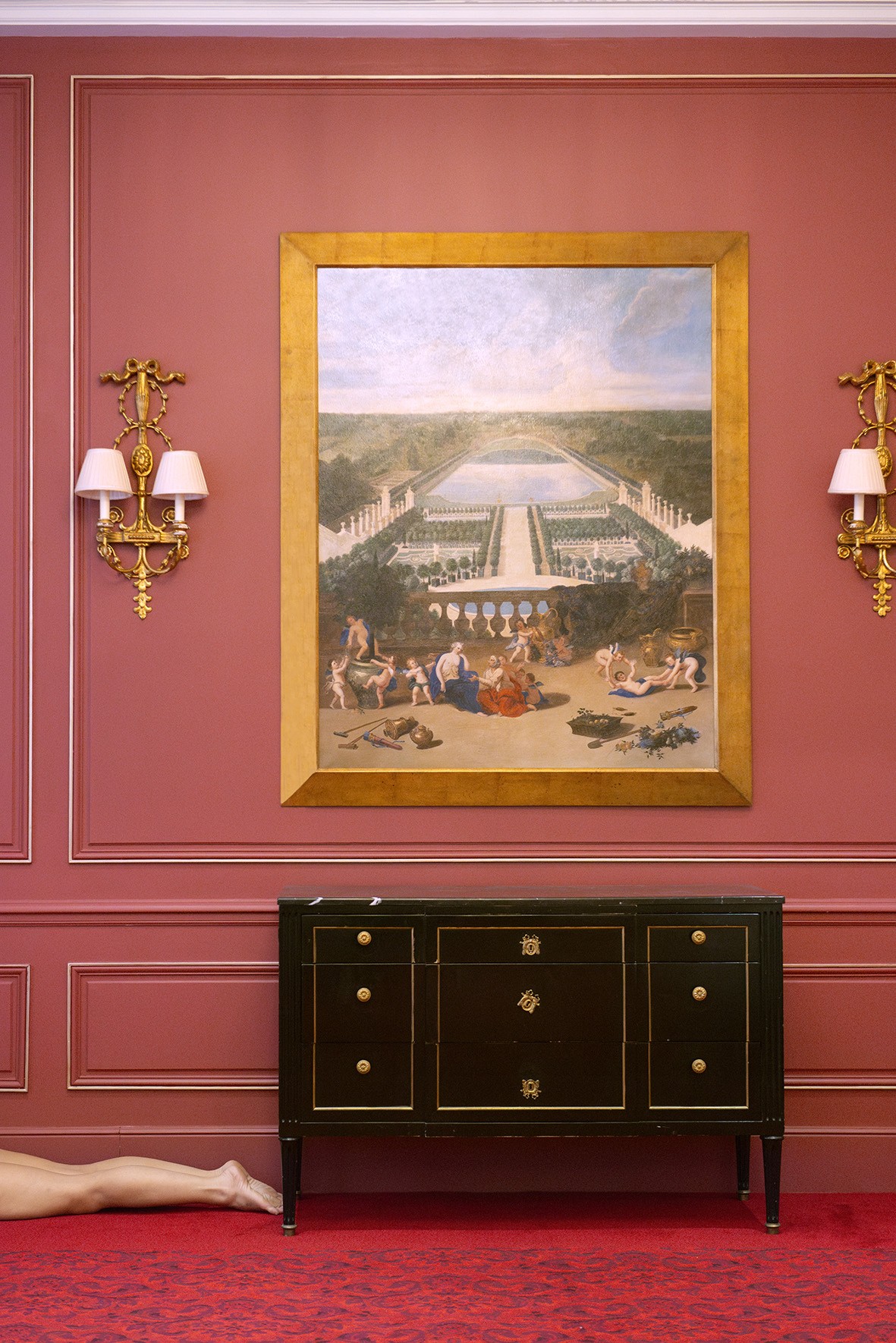 Julien Spiewak: The water theater from the amphitheater by Jean Cotelle, dit leJeune (1642-1708), reproduction of the painting in the Muséede Versailles, Lexie, Louis XVI-style chest of drawers. Hôtel Hermitage Monte-Carlo. 2025