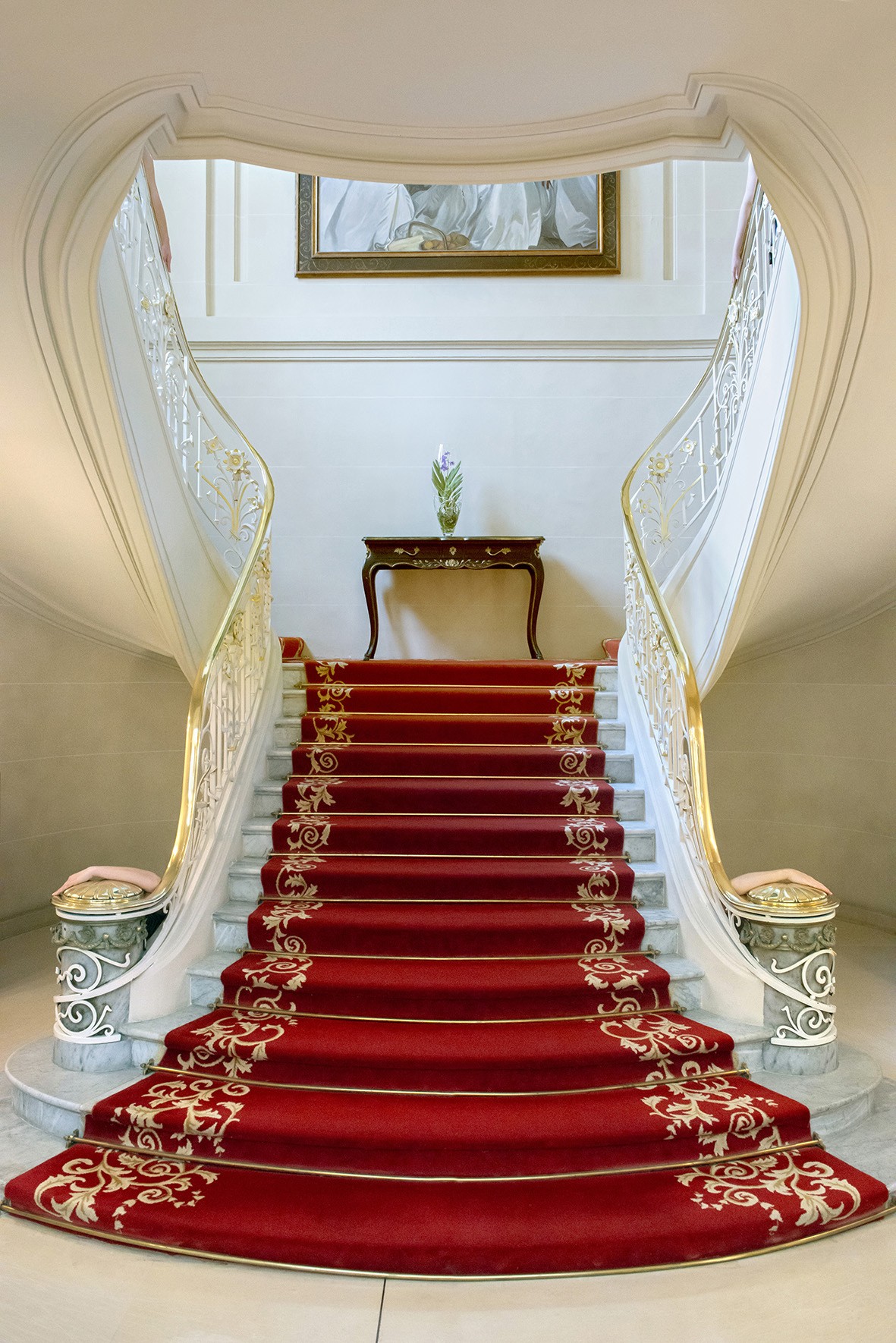 Julien Spiewak: Louis XV console table, Clorinde, Florence, gilded wrought-ironrailing, Laetitia, Lucie. Hôtel Hermitage Monte-Carlo. 2025