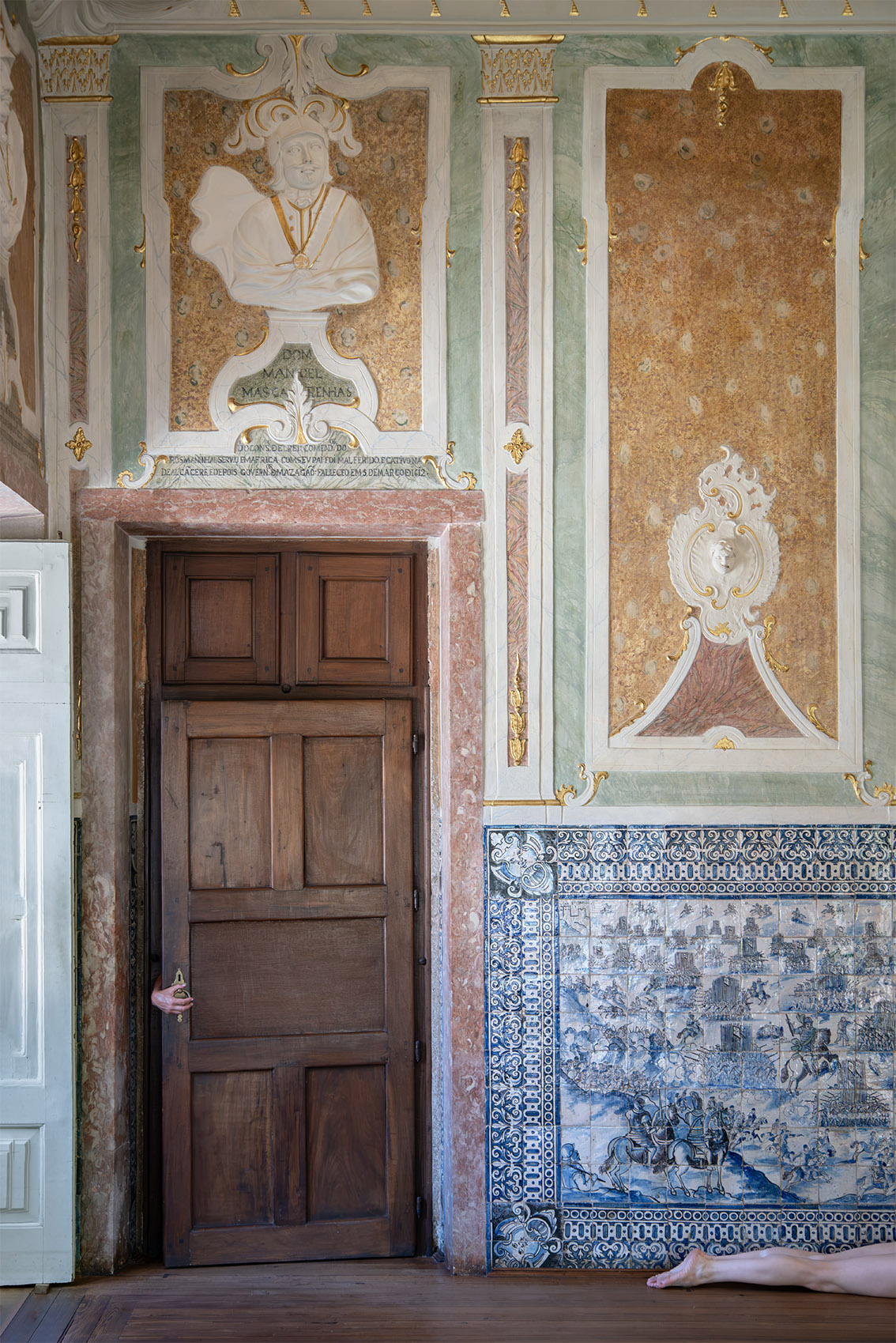 Julien Spiewak: Stucco bust depicting D. Manuel Mascarenhas, Anna, and Ewa. Fronteira Palace (Portugal). 2026