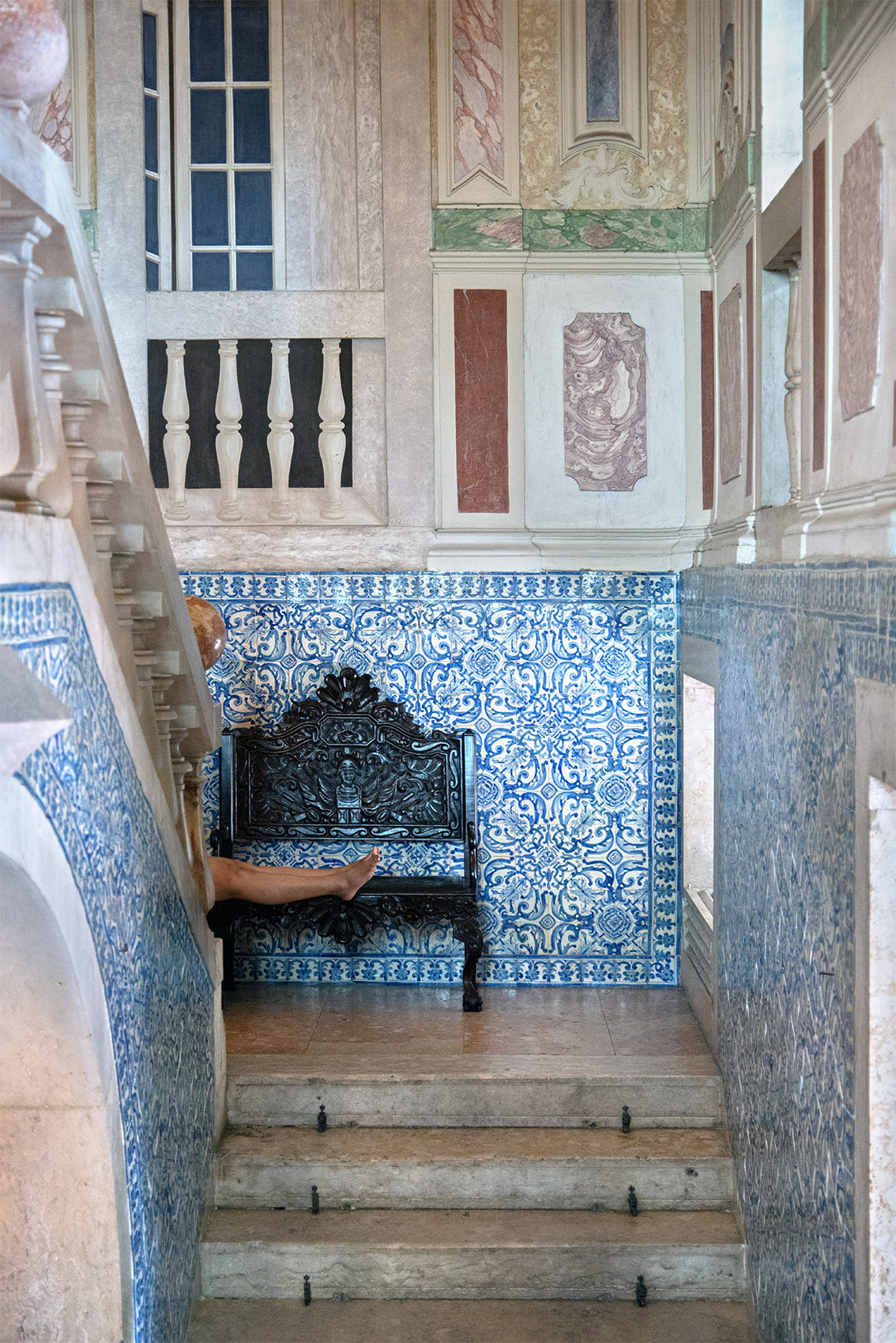 Julien Spiewak: Armchair with rosewood backrest, 18th century, Adriana, checkered panel. Fronteira Palace (Portugal). 2026